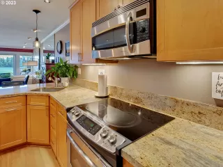 Photo #3: 23546215 Listing