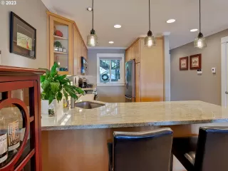 Photo #6: 23546215 Listing