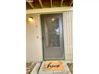 Photo #5: 23546336 Listing