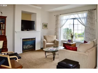 Photo #4: 23546601 Listing