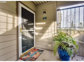 Photo #2: 23546975 Listing