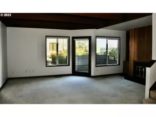 Photo #3: 23548493 Listing