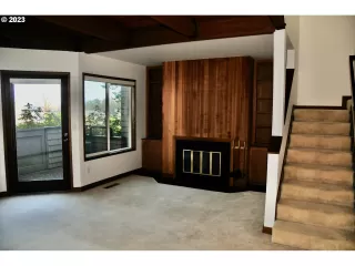 Photo #4: 23548493 Listing