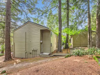 Photo #1: 23549452 Listing