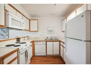 Photo #2: 23549481 Listing