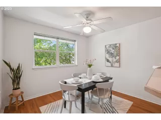 Photo #3: 23549481 Listing