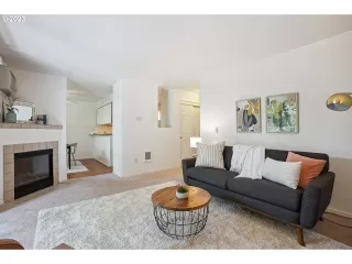 Photo #6: 23549481 Listing