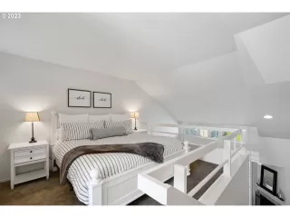 Photo #6: 23549590 Listing