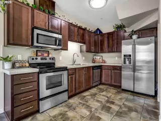 Photo #3: 23550720 Listing