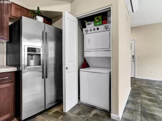 Photo #5: 23550720 Listing