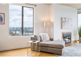 Photo #3: 23551357 Listing