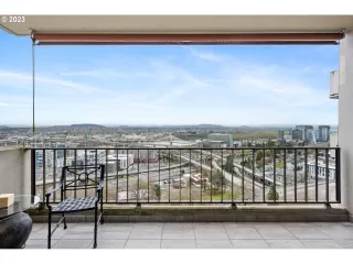 Photo #6: 23551357 Listing