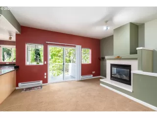 Photo #4: 23551621 Listing