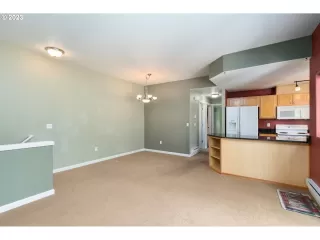 Photo #5: 23551621 Listing