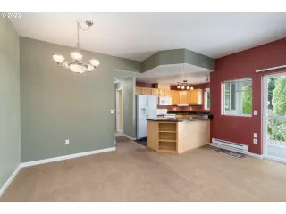 Photo #6: 23551621 Listing