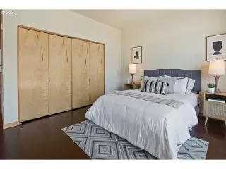 Photo #4: 23553440 Listing