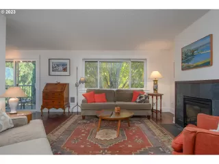 Photo #3: 23553488 Listing 