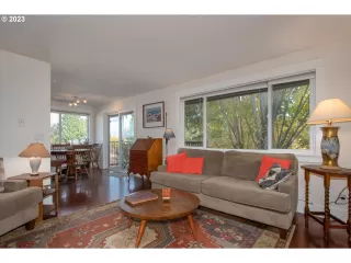 Photo #5: 23553488 Listing 