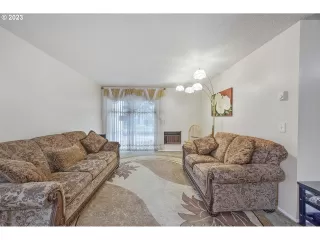 Photo #4: 23553511 Listing