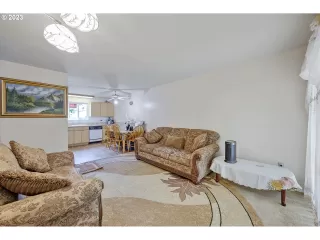 Photo #6: 23553511 Listing