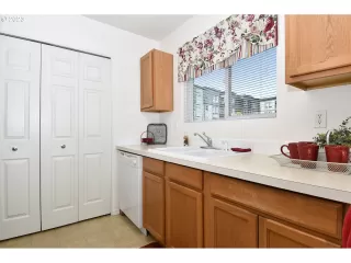 Photo #4: 23553531 Listing 