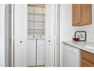 Photo #6: 23553531 Listing 