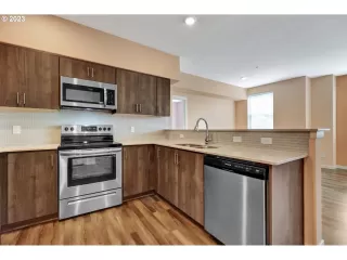 Photo #2: 23553982 Listing