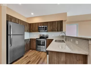 Photo #3: 23553982 Listing