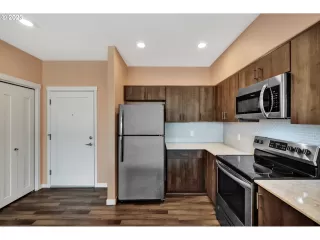 Photo #4: 23553982 Listing