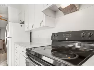 Photo #5: 23554239 Listing 