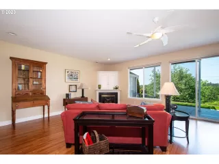 Photo #3: 23554815 Listing