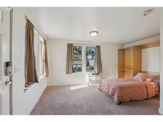 Photo #3: 235556809 Listing