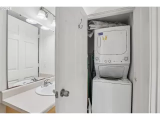 Photo #5: 235556809 Listing