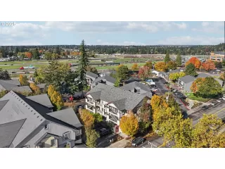 Photo #6: 235556809 Listing