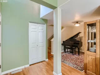 Photo #4: 23555864 Listing