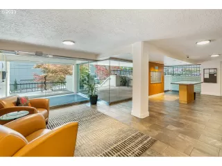 Photo #6: 23556215 Listing 