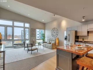 Photo #3: 23556331 Listing