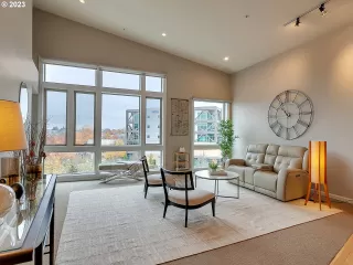 Photo #4: 23556331 Listing