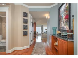 Photo #5: 23556355 Listing 