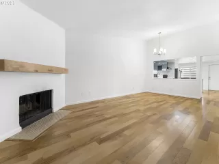 Photo #3: 23556396 Listing