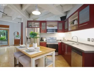 Photo #3: 23557038 Listing