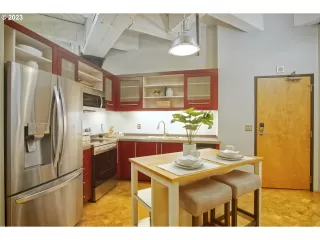 Photo #4: 23557038 Listing