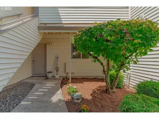 Photo #3: 23559379 Listing