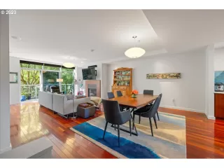 Photo #3: 23559556 Listing