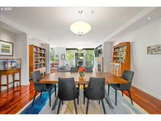 Photo #4: 23559556 Listing