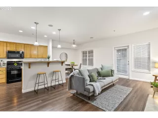 Photo #4: 23559671 Listing 