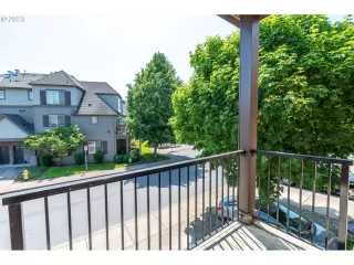 Photo #6: 23561187 Listing