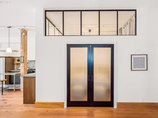 Photo #2: 23561215 Listing