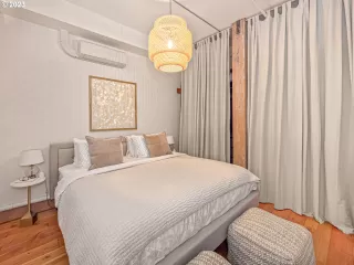 Photo #4: 23561215 Listing