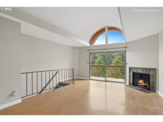 Photo #3: 23561443 Listing